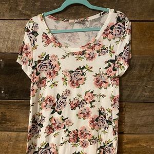 Short sleeve white and floral top